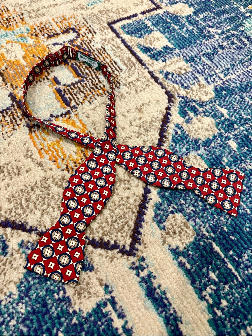 VTG 2000s Red Patterned Bow Tie